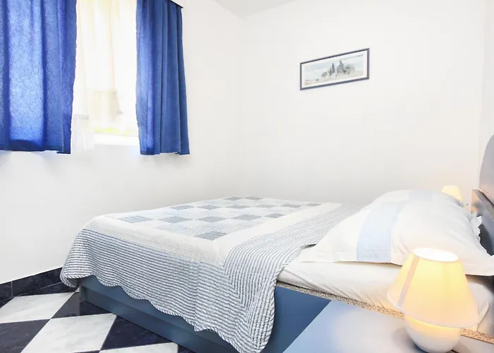 By The Sea - Perna, Peljesac - 4629