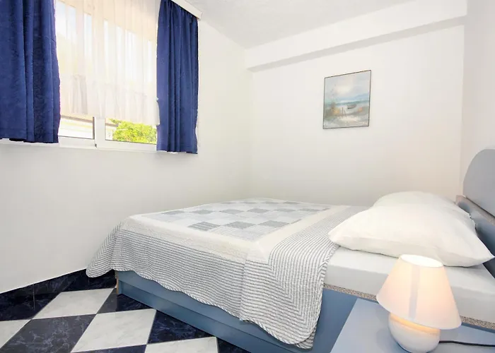 By The Sea - Perna, Peljesac - 4629