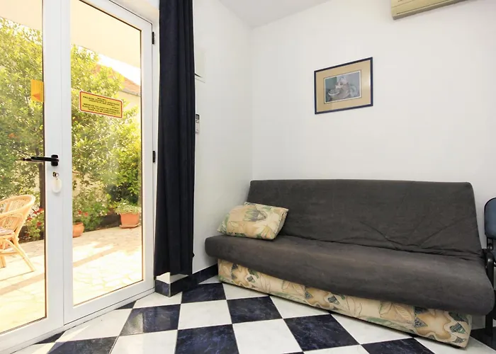 By The Sea - Perna, Peljesac - 4629